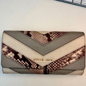 Michael Kors High Light Snake Skin wallet for women